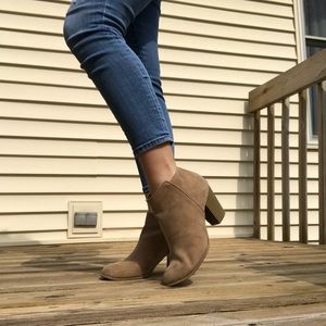 “Old Navy” Sueded Block-Heel Booties